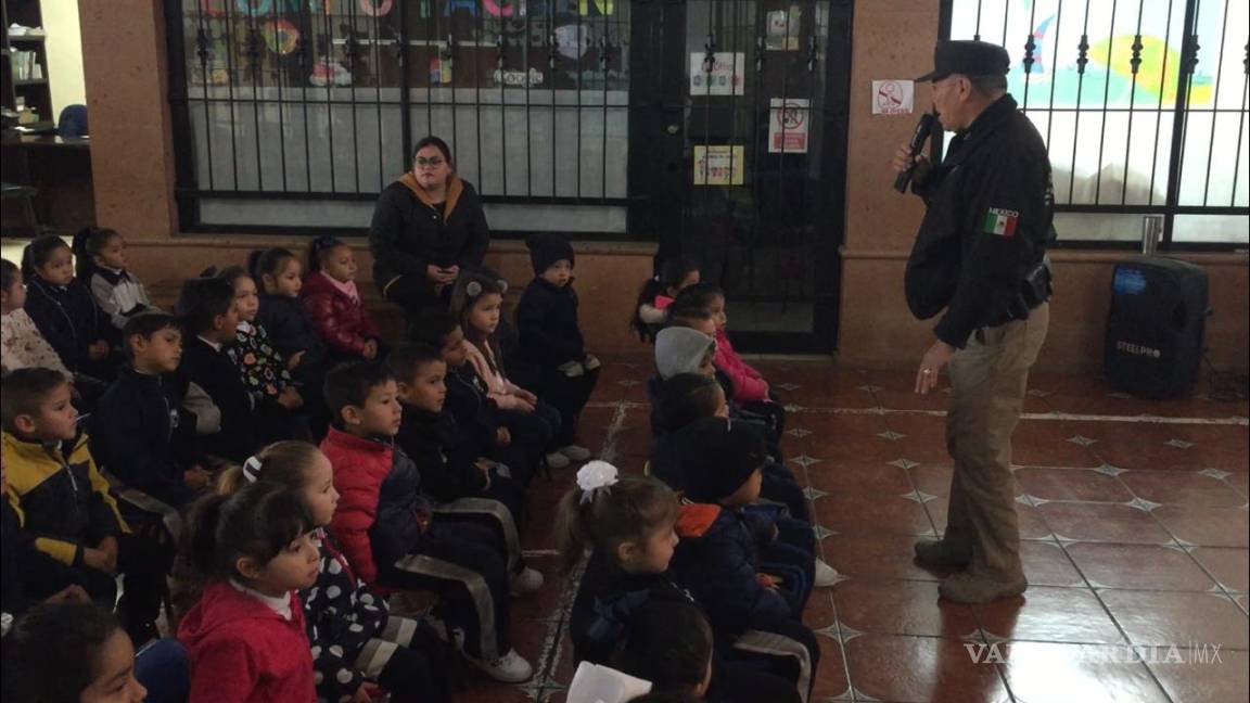 Policía Civil de Coahuila da platica a niños en Arteaga