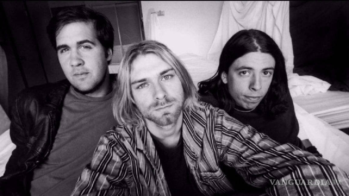 Universidad mexicana confunde a integrantes de Nirvana con 'jóvenes mexicanos de los 90'