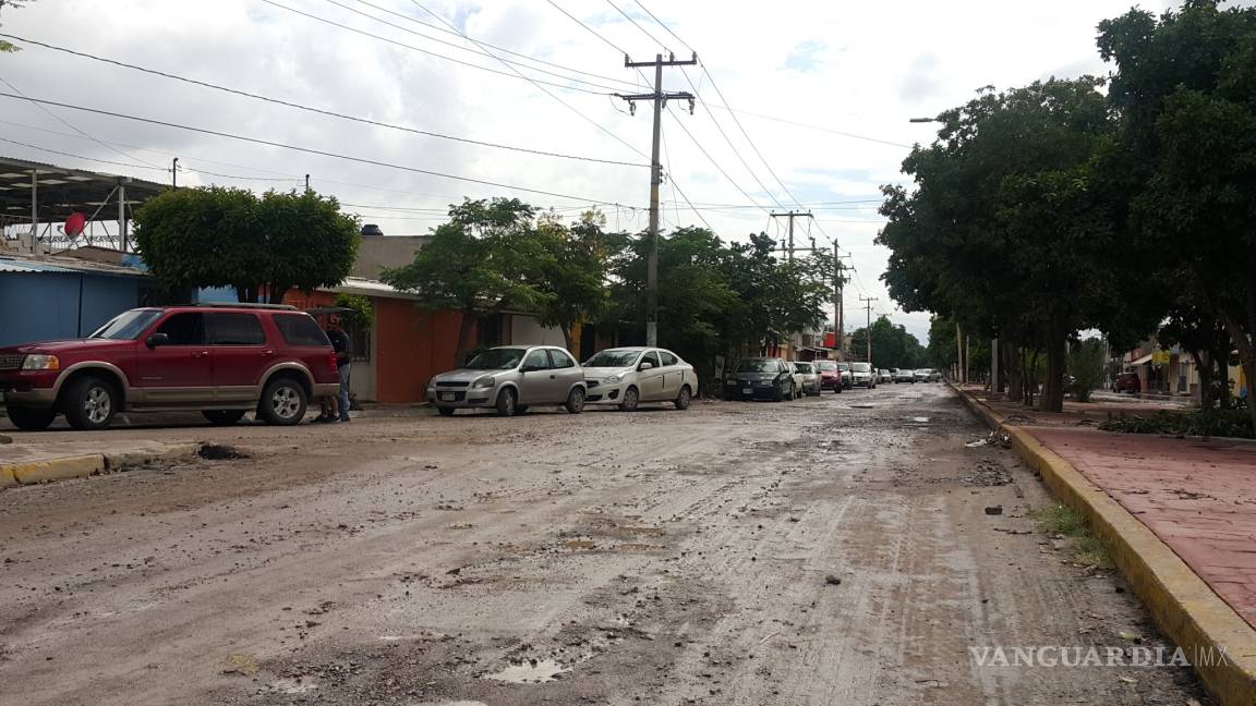 Indigna a colonos abandono de obra de pavimentación en Torreón