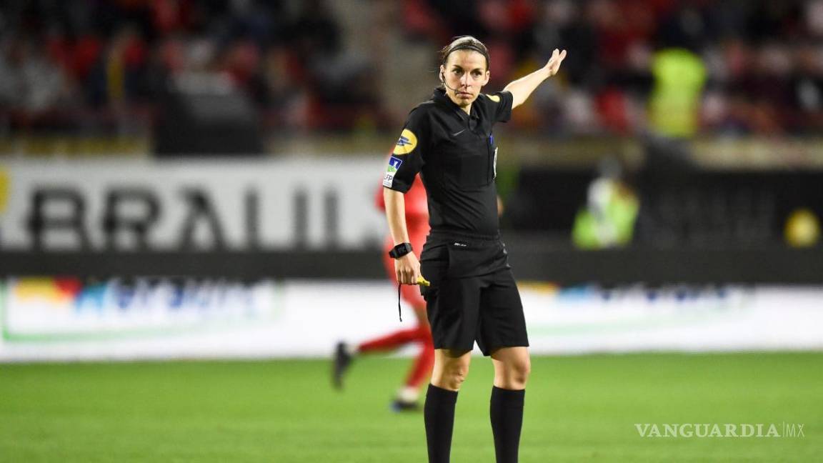 Stéphanie Frappart, primera mujer en pitar un partido de la 'Ligue 1'