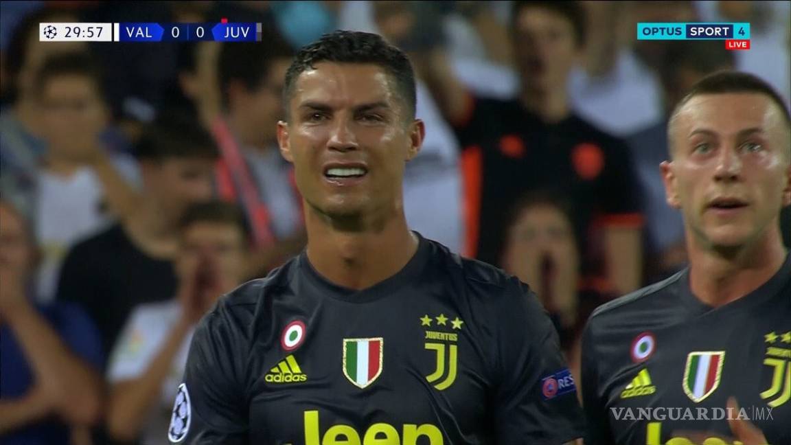 Cristiano Ronaldo sale llorando por su expulsión con la Juventus en la Champions