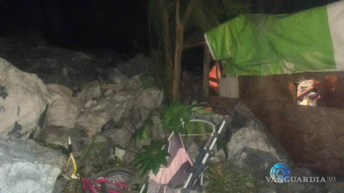 Deslave del Cerro del Topo Chico a punto de matar a familias en Monterrey