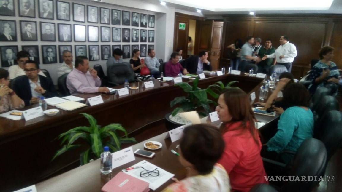 Regidora de Morena abandona junta de cabildo en protesta por no incluir como punto una auditoría a los recursos públicos