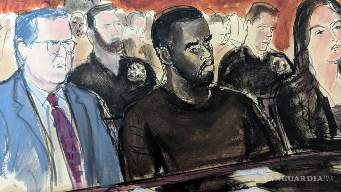 $!Sean Combs, en el centro, con su abogado defensor Marc Agnifilo, a la izquierda, y Teny Garagos, en el Tribunal Federal de Manhattan en Nueva York.