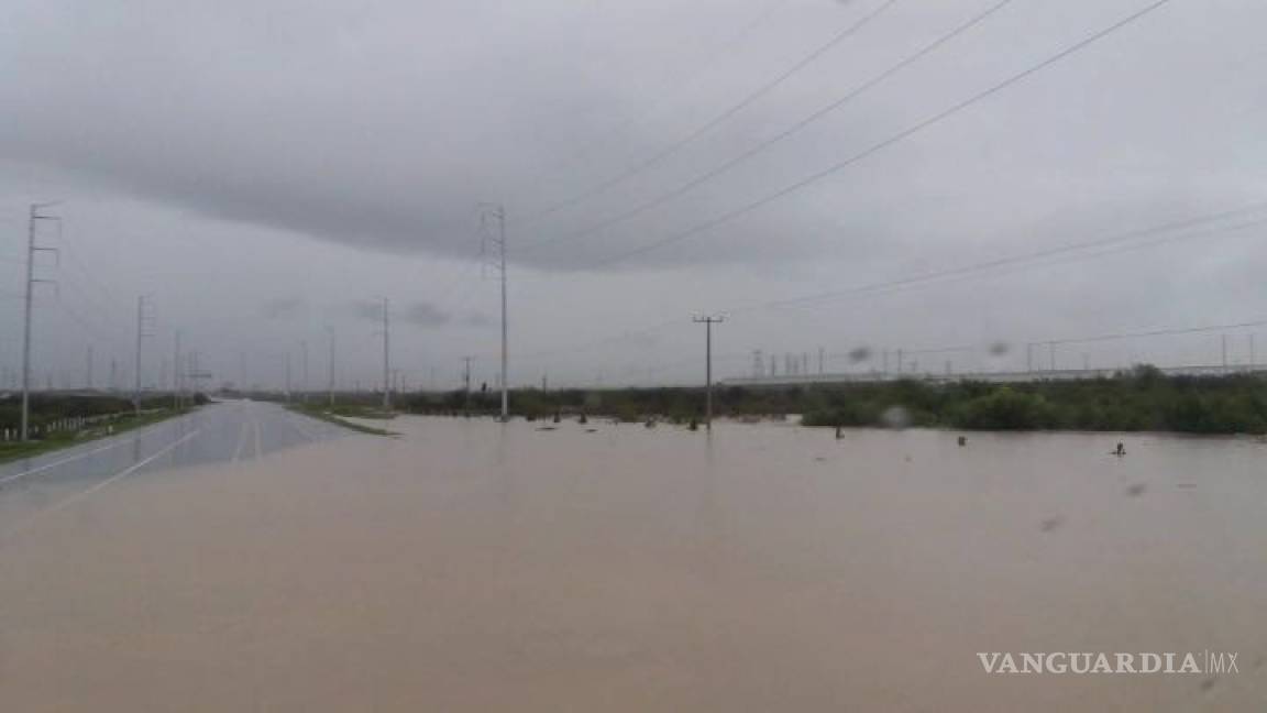 Inundación bloquea carretera 57 Monclova-Saltillo