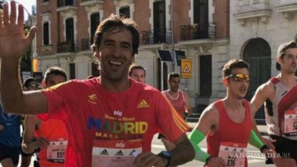 $!Rafael van der Vaart, leyenda del Tottenham, debuta como jugador profesional de dardos