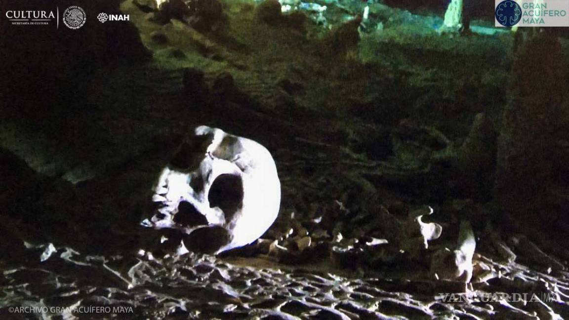 Hallan esqueleto de 10 mil años en el cenote más grande del mundo