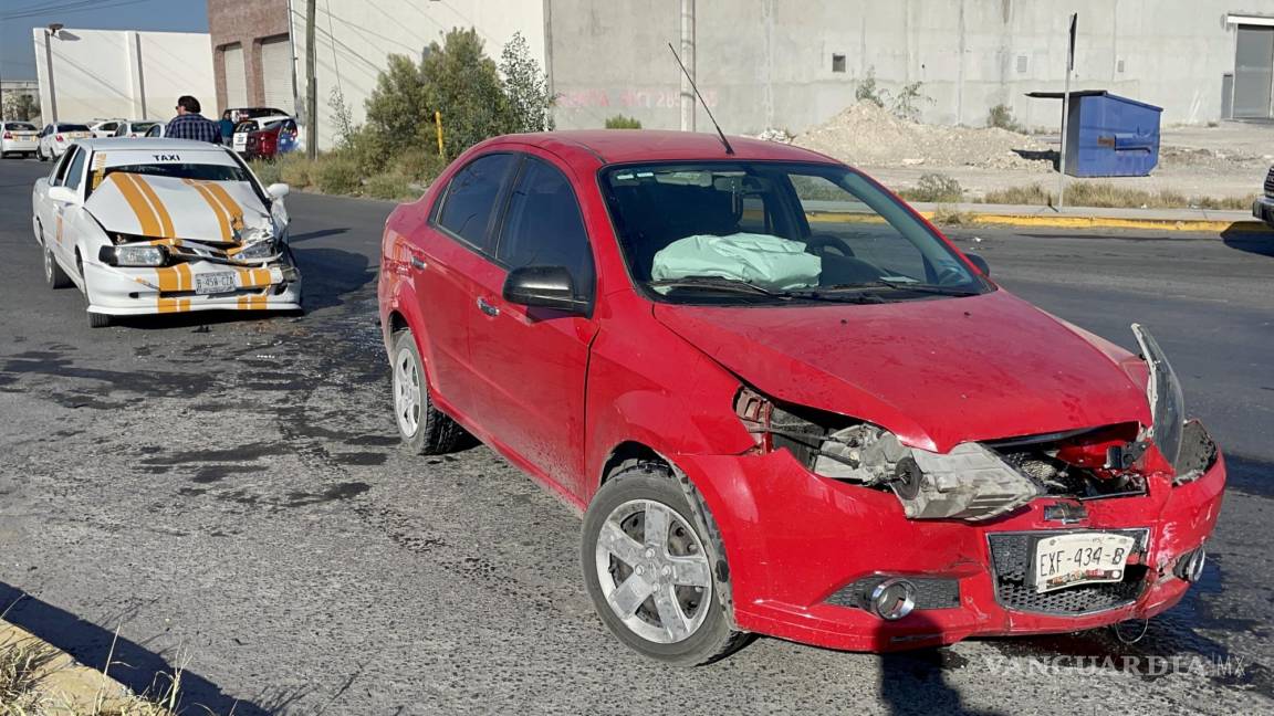 Por falta de precaución, conductor provoca accidente en zona industrial de Ramos Arizpe