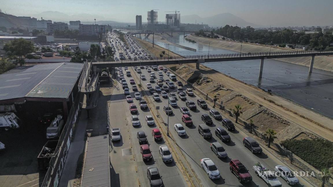 $!En otras partes del país como Tijuana, hubo afectaciones hasta en los cruces fronterizos.
