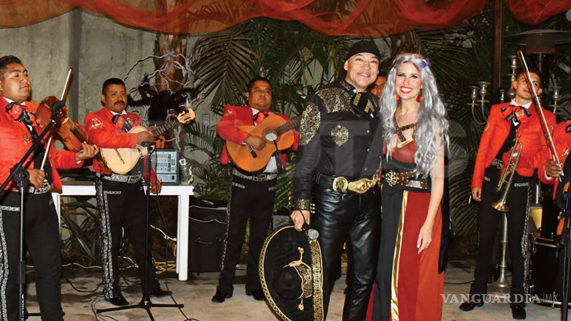 $!Famosos desprecian a Raquel Bigorra; nadie asistió a su fiesta de Halloween