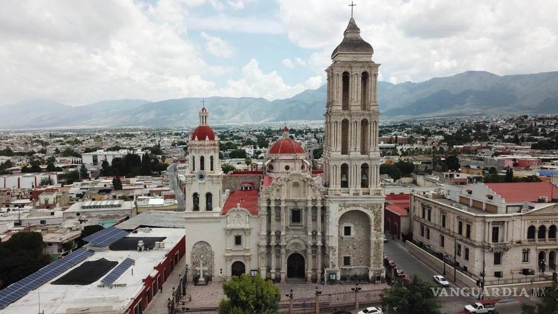 $!Vista frontal de la Catedral de Saltillo, frente a Plaza de Armas.