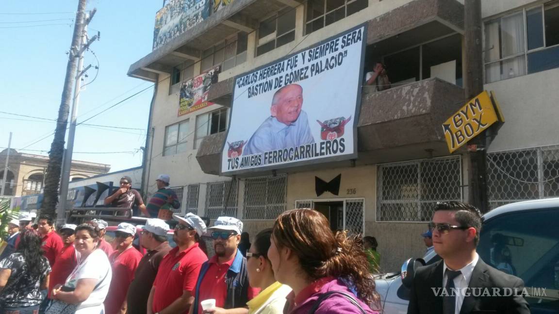 $!Miles de laguneros rinden homenaje a Don Carlos Herrera Araluce