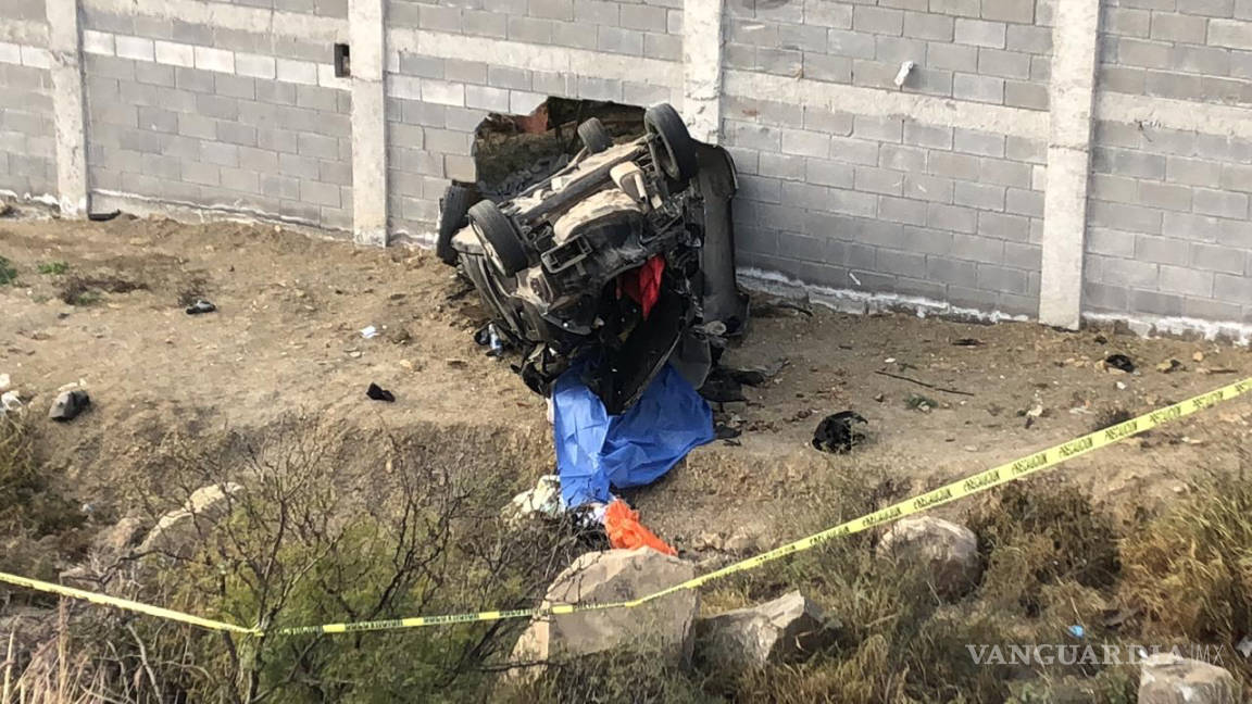 Volcadura en carretera Saltillo-Monclova deja dos muertos