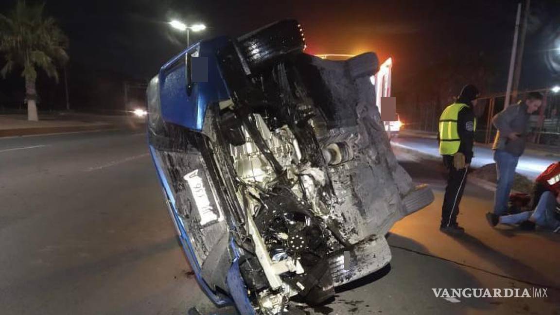 $!Una persona fue trasladada al hospital para recibir atención médica.