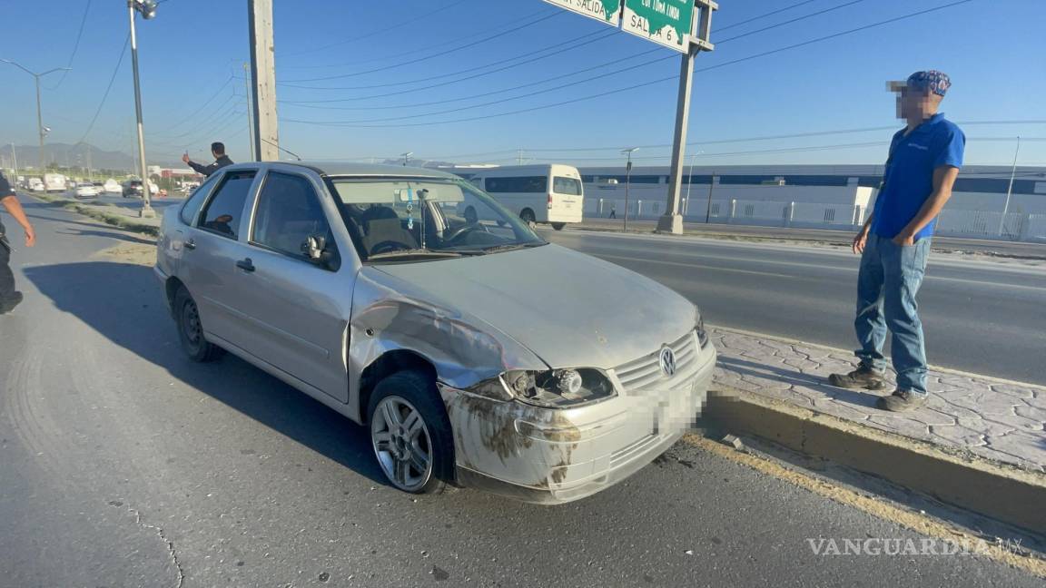 Se da a la fuga camioneta tras colisionar en Saltillo; no se reportan heridos