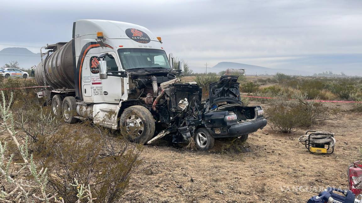 Muere hombre prensado en la carretera Saltillo-Monclova; trailero huye del lugar