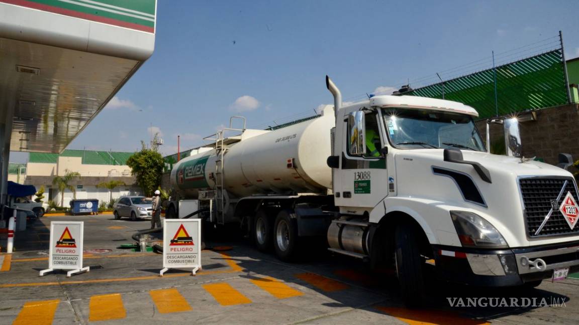Canacar ofrece a Pemex transportar gasolina si gobiernos brindan seguridad