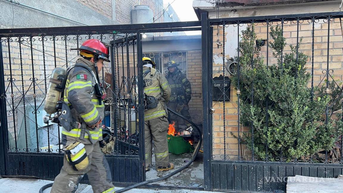 $!El propietario de la vivienda, Armando Rodríguez, había salido antes de que comenzara el incendio, lo que evitó que hubiera víctimas.