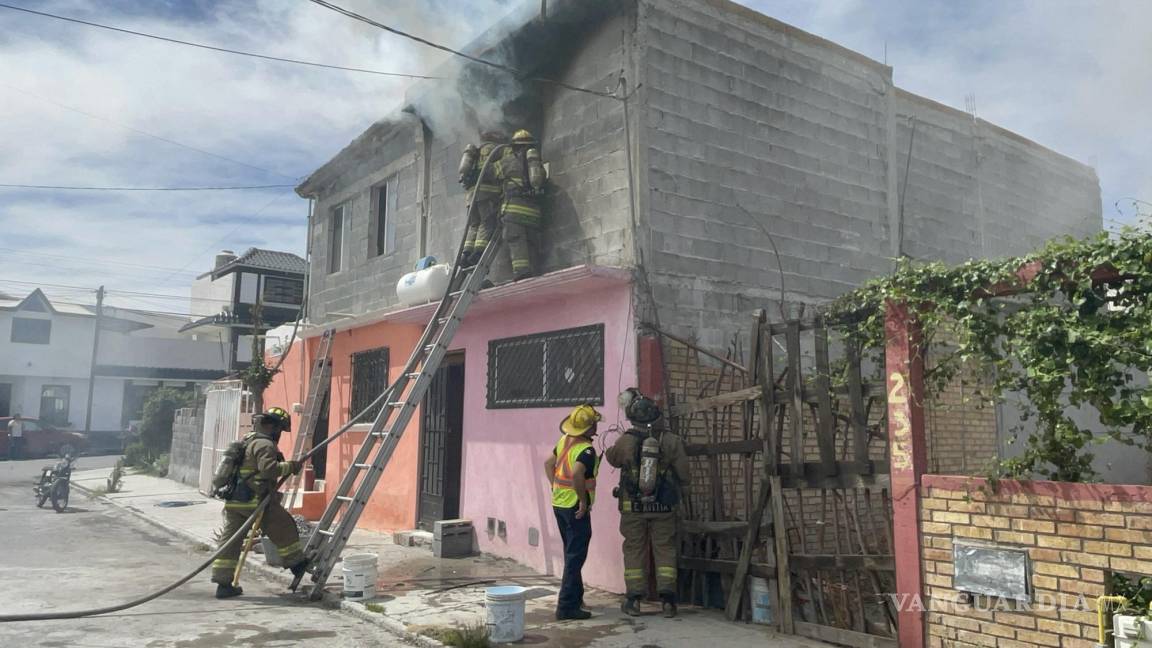 Cortocircuito provoca incendio en cuarto recién estrenado, en colonia Los Ángeles de Saltillo