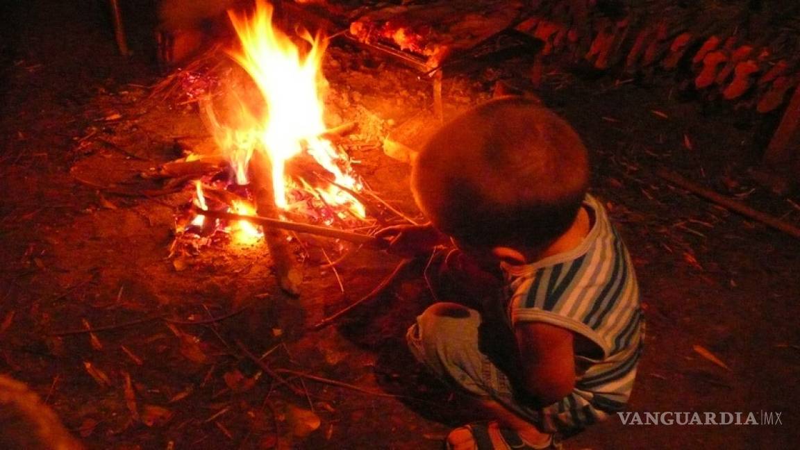 Niño rocía solvente y prende fuego a otro menor en León