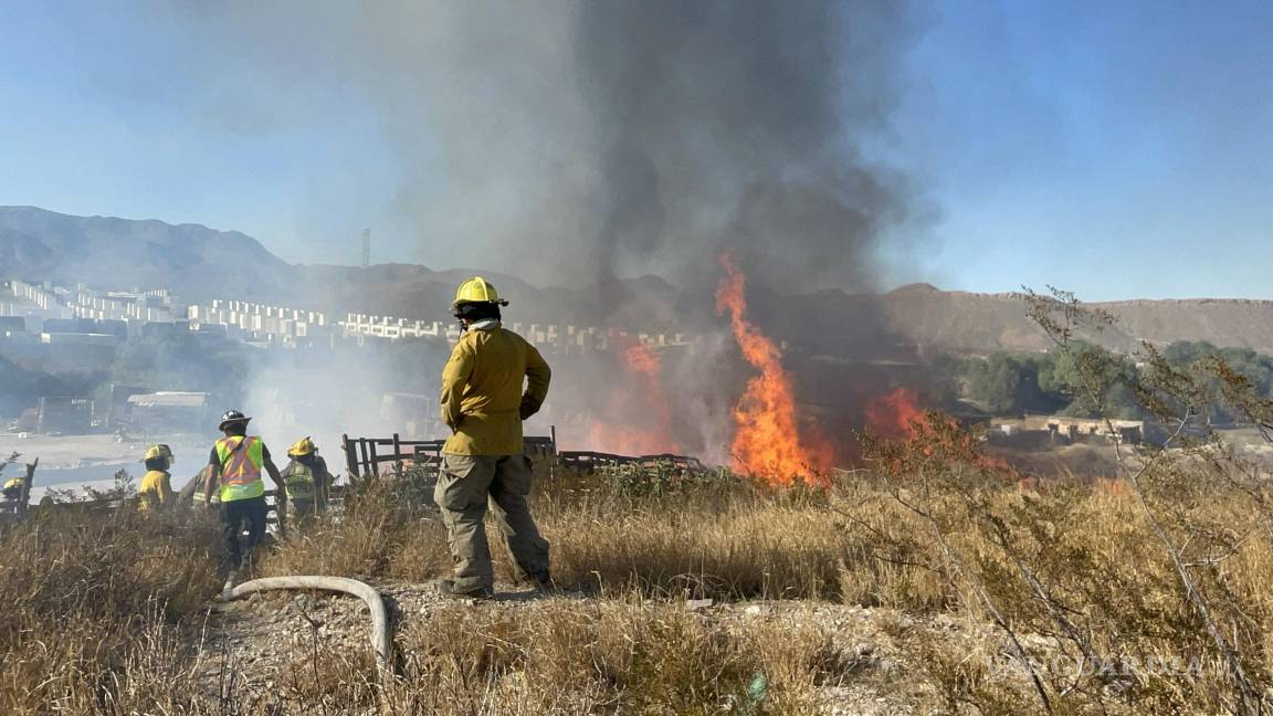 Se incendian tejabanes y predio donde había tarimas