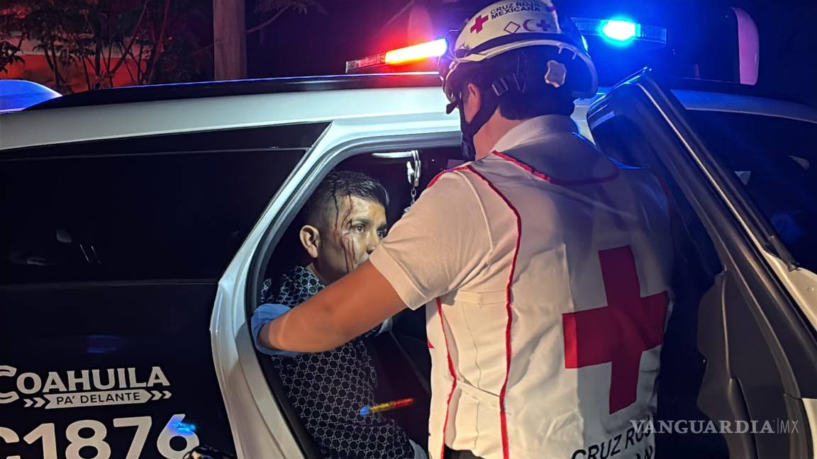 $!Elementos de Tránsito Municipal detuvieron al conductor en el lugar de los hechos.