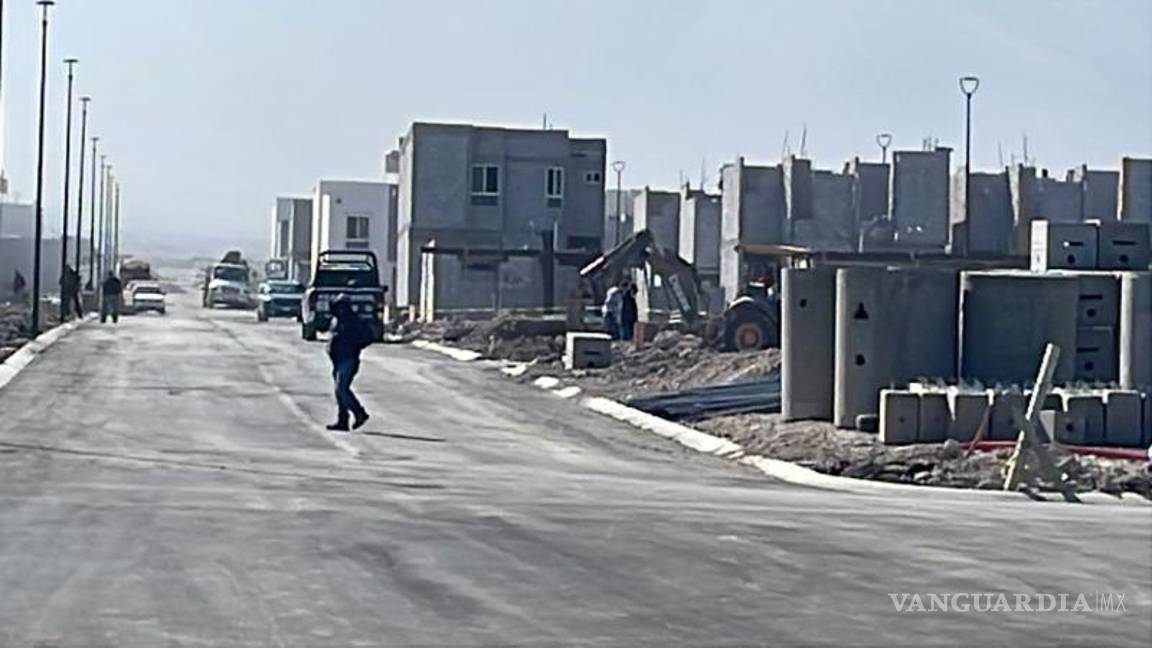 $!Elementos de la Policía Municipal y peritos forenses realizaron las diligencias correspondientes en el lugar.