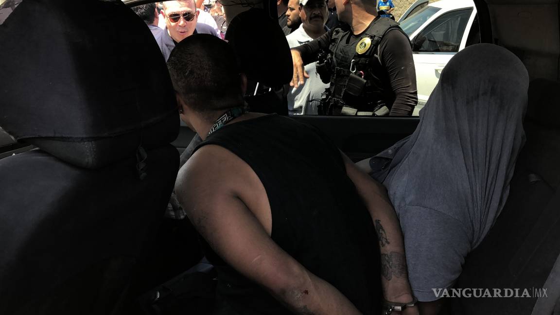 $!Movilización por sospechosos en techos de casas de la colonia Analco