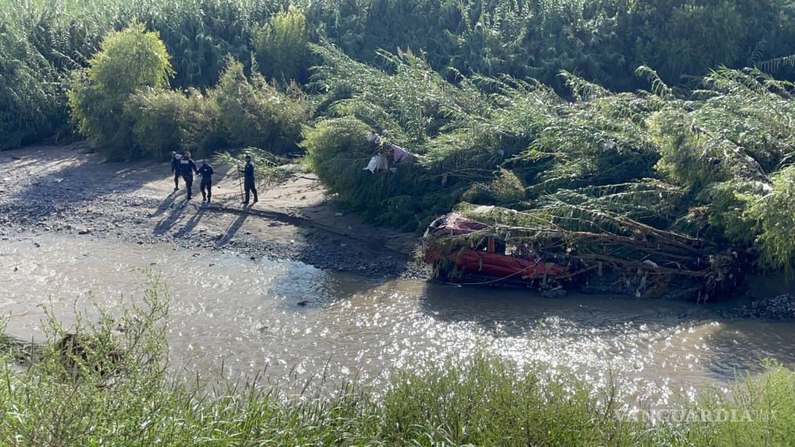 Localizan camioneta que se llevó el agua en Ramos Arizpe; continúan desaparecidos sus 3 tripulantes