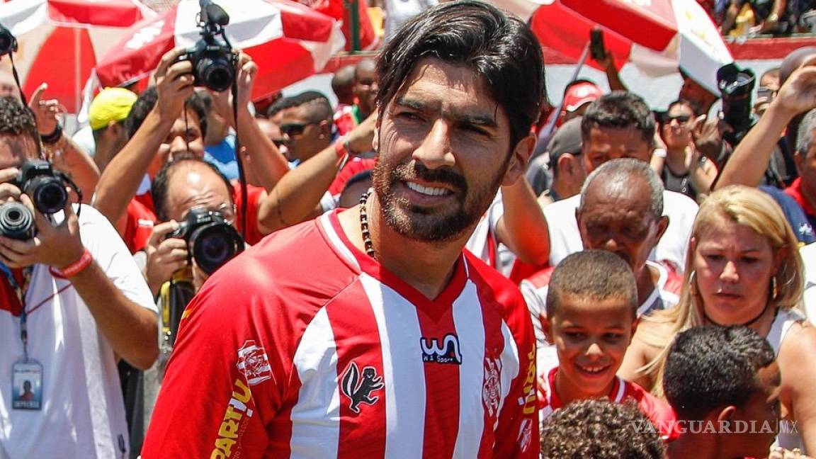 Otro equipo más para el 'Loco Abreu', el club 23 en su carrera