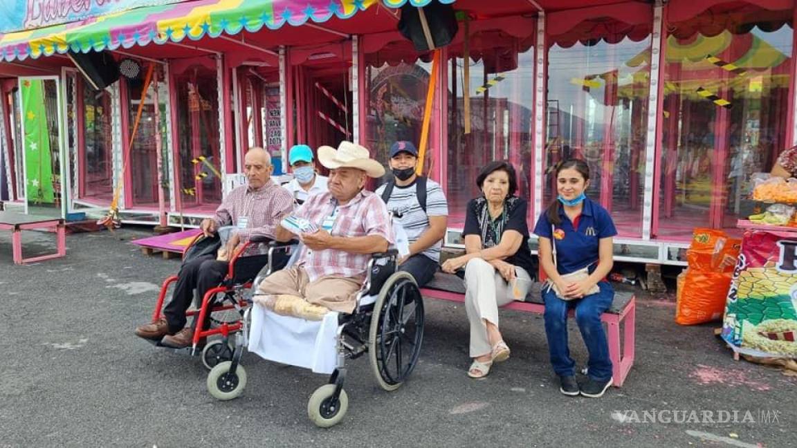 ‘Gozamos como chiquillos’; adultos mayores de asilo visitaron la Feria Saltillo (video)