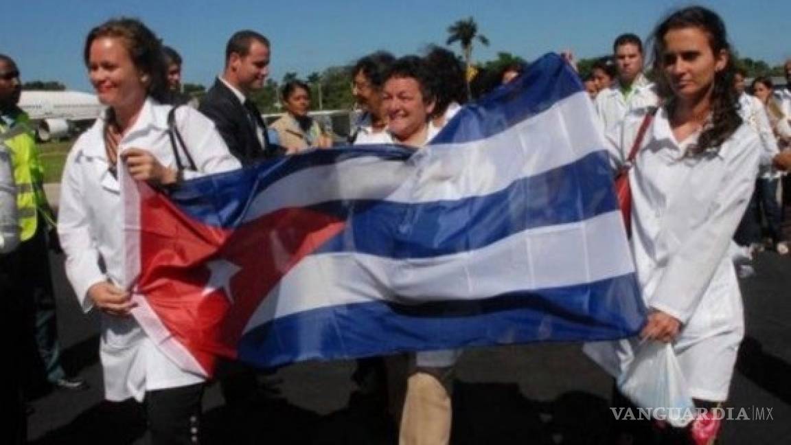 Médicos cubanos trabajaron sin documentos en México