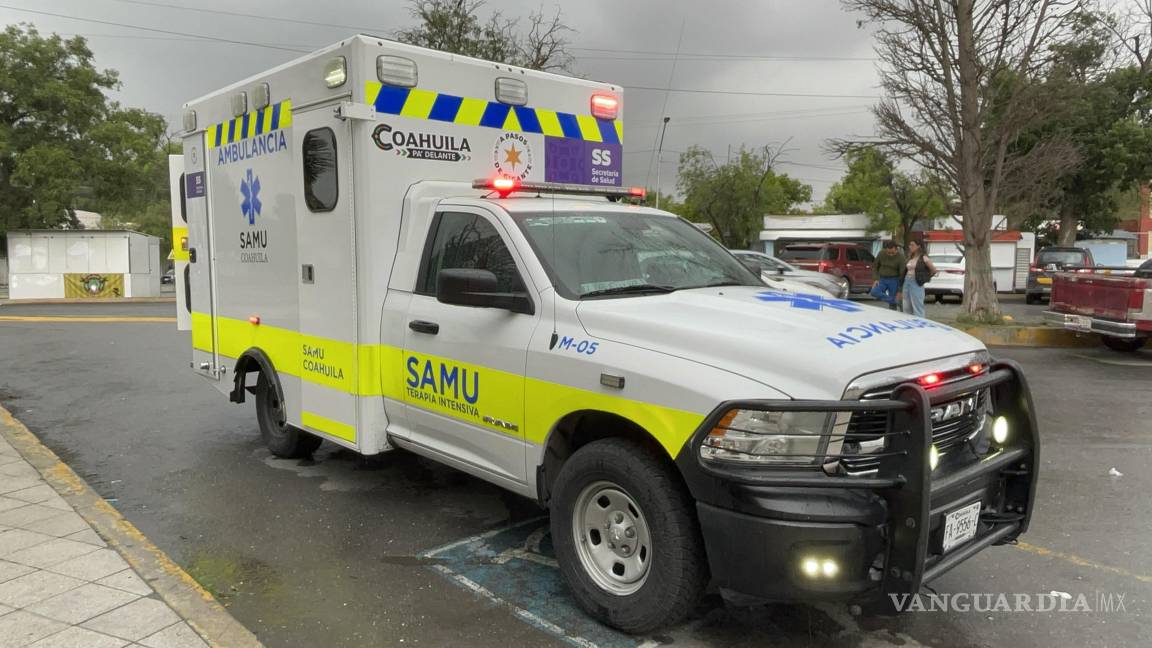 Accidente en resbaladero de la Deportiva termina en fractura para madre de familia en Saltillo