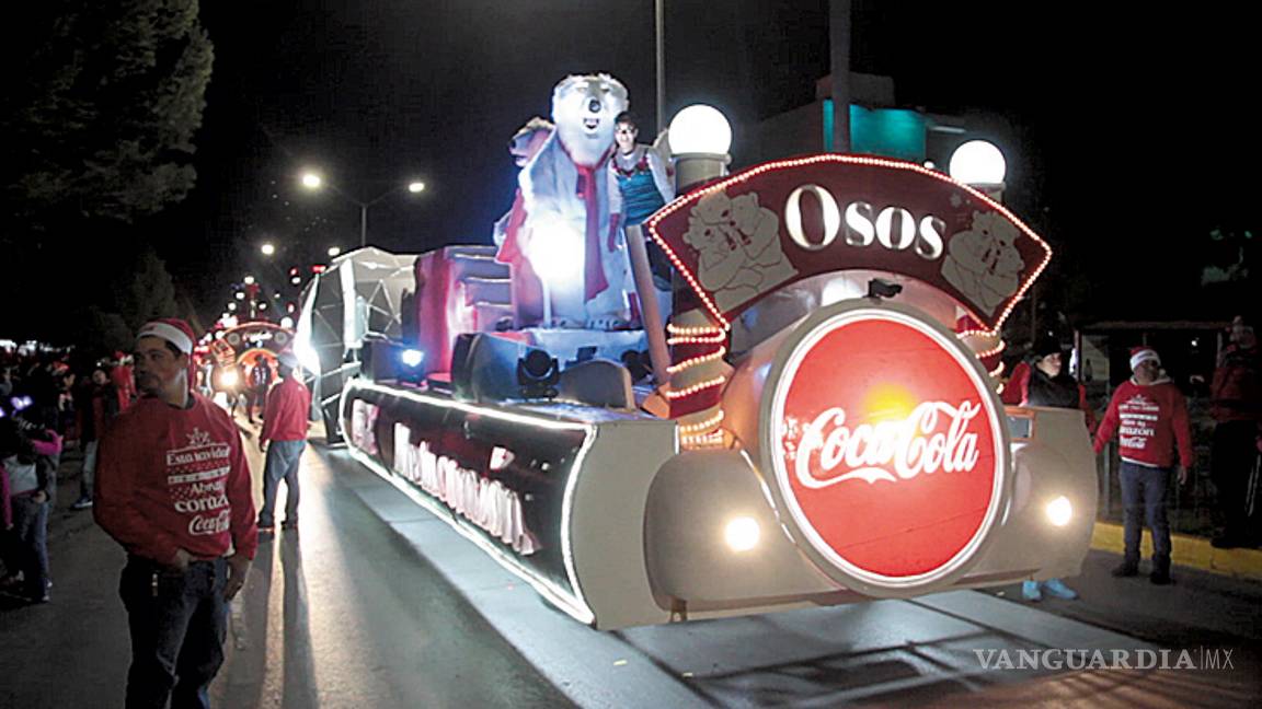 $!Miles disfrutan de desfile navideño en Saltillo