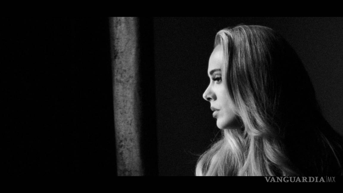Adele revela que su nuevo disco “30” saldrá el 19 de noviembre