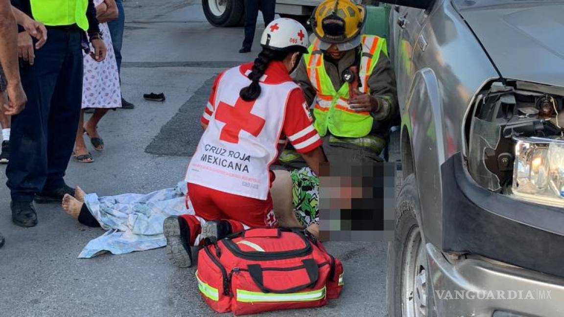 $!La señora Irma fue trasladada por paramédicos de Cruz Roja.