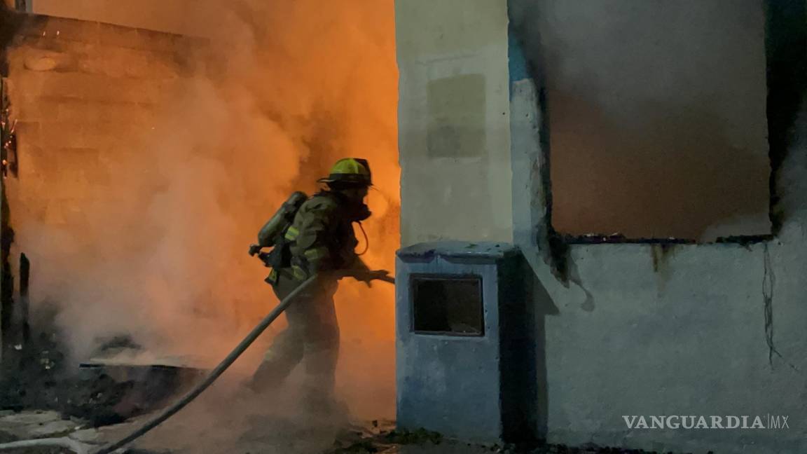 Arde casa de adicto en Saltillo; vecinos solicitan a autoridades su detención
