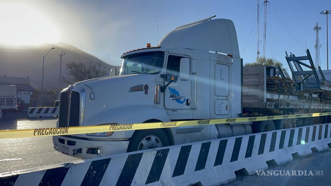 Muere trailero tras desvanecerse en la carretera Carbonera-Ojo Caliente