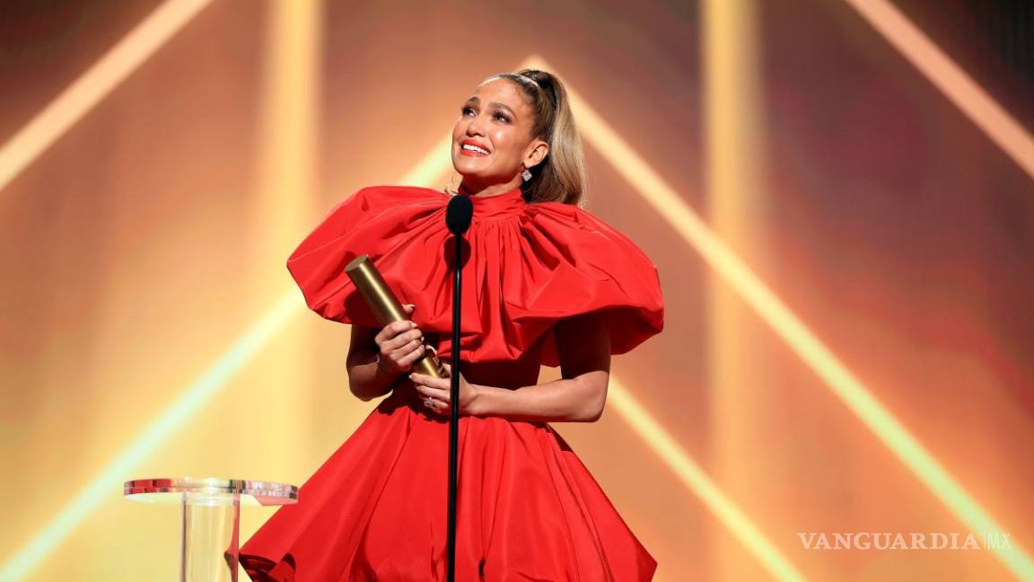 BTS y Jennifer Lopez mandan en los People's Choice Awards 2020