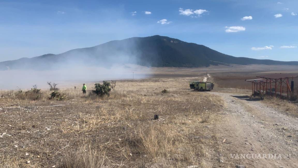 $!Atención oportuna logra control de incendio forestal en zona ejidal de Saltillo