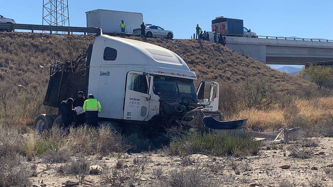 Fallece trailero tras accidente en la Saltillo-Monterrey