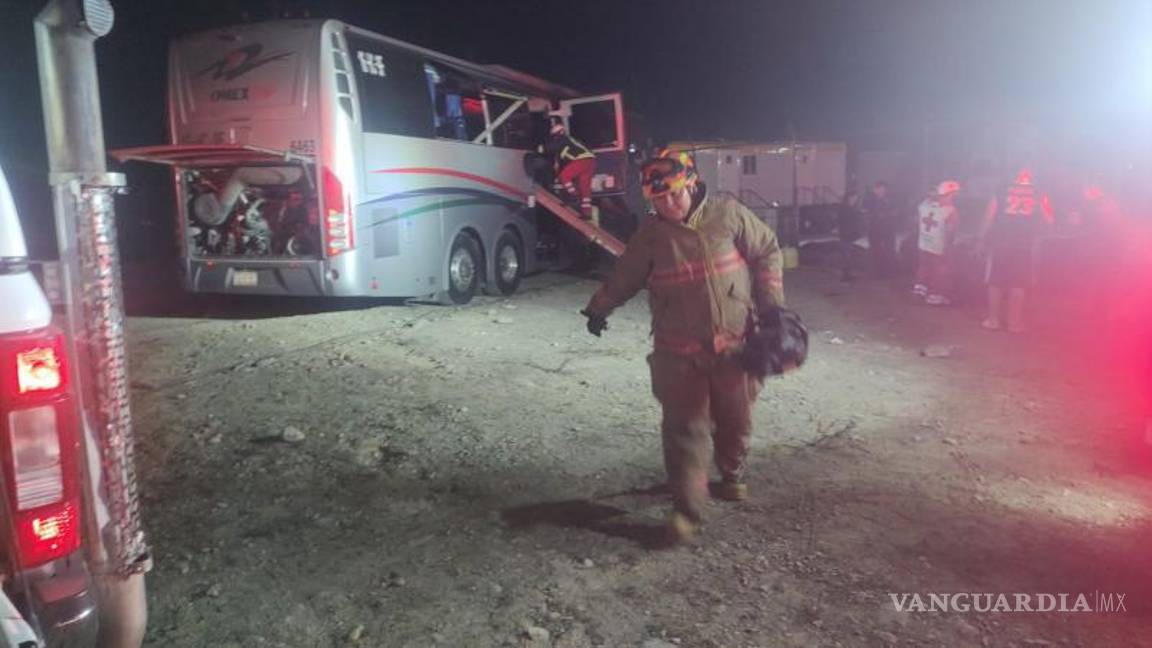 $!Accidente de autobús deja un muerto y 20 lesionados, en NL