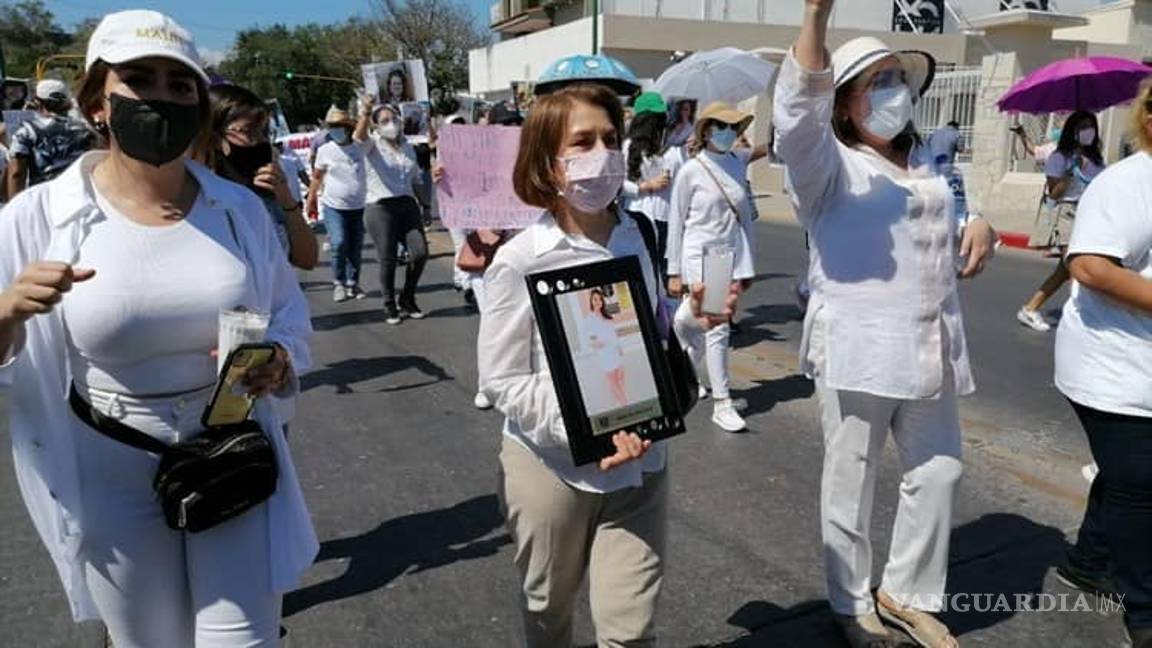 $!"Mi hija fue abusada por un médico", madre de Mariana exige justicia