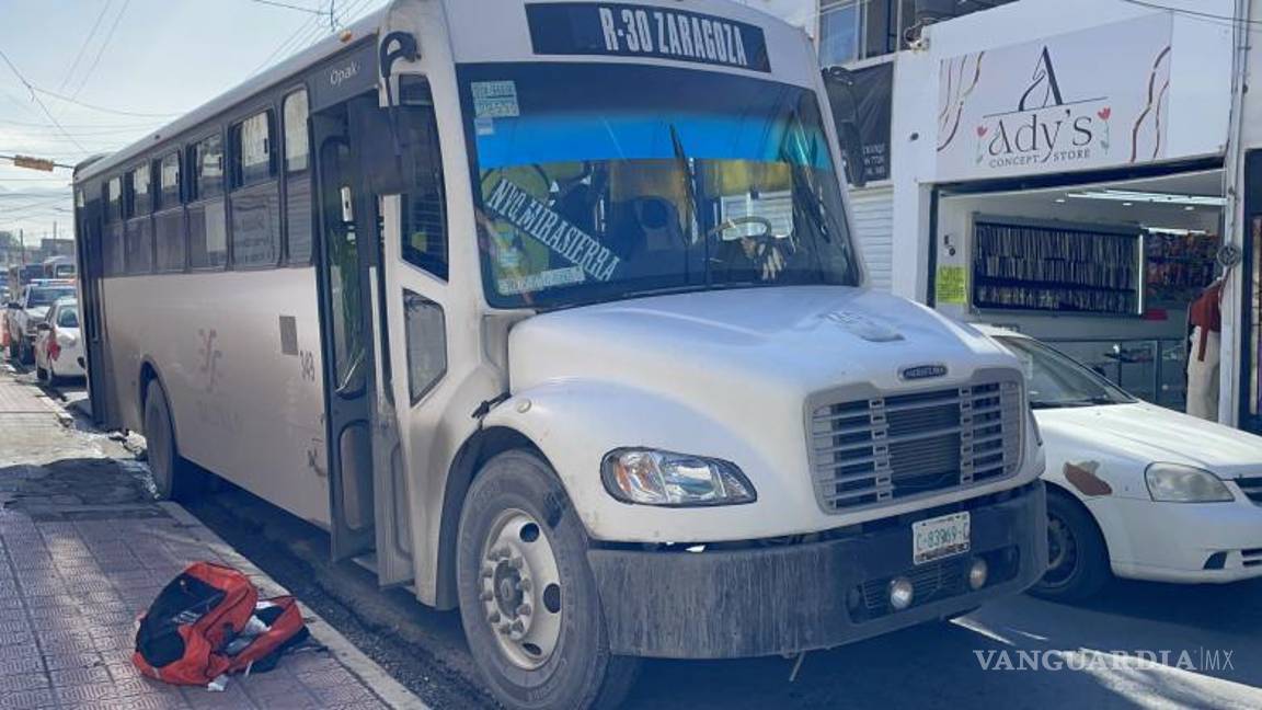 $!El camión fue estacionado correctamente por un pasajero.