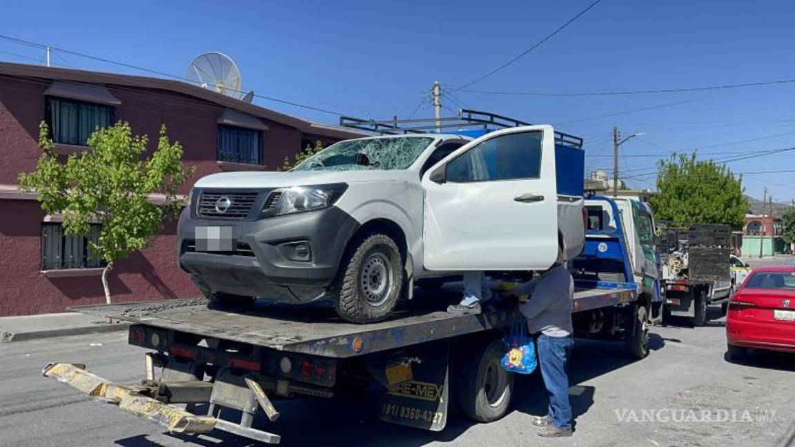 $!Ajustadores de seguros arribaron al sitio para determinar los daños materiales.