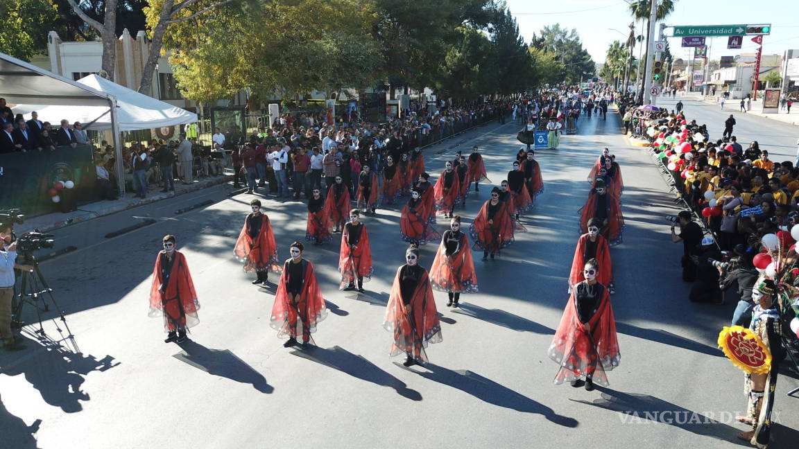 Más de 20 mil personas presencian desfile conmemorativo de la Revolución Mexicana, en Saltillo (Fotogalería)
