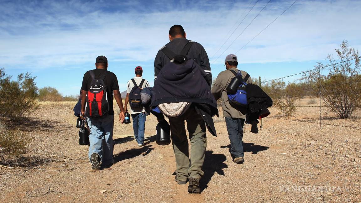 Se acerca a Coahuila otra multitud: Nueva caravana migrante avanza sobre la carretera 57
