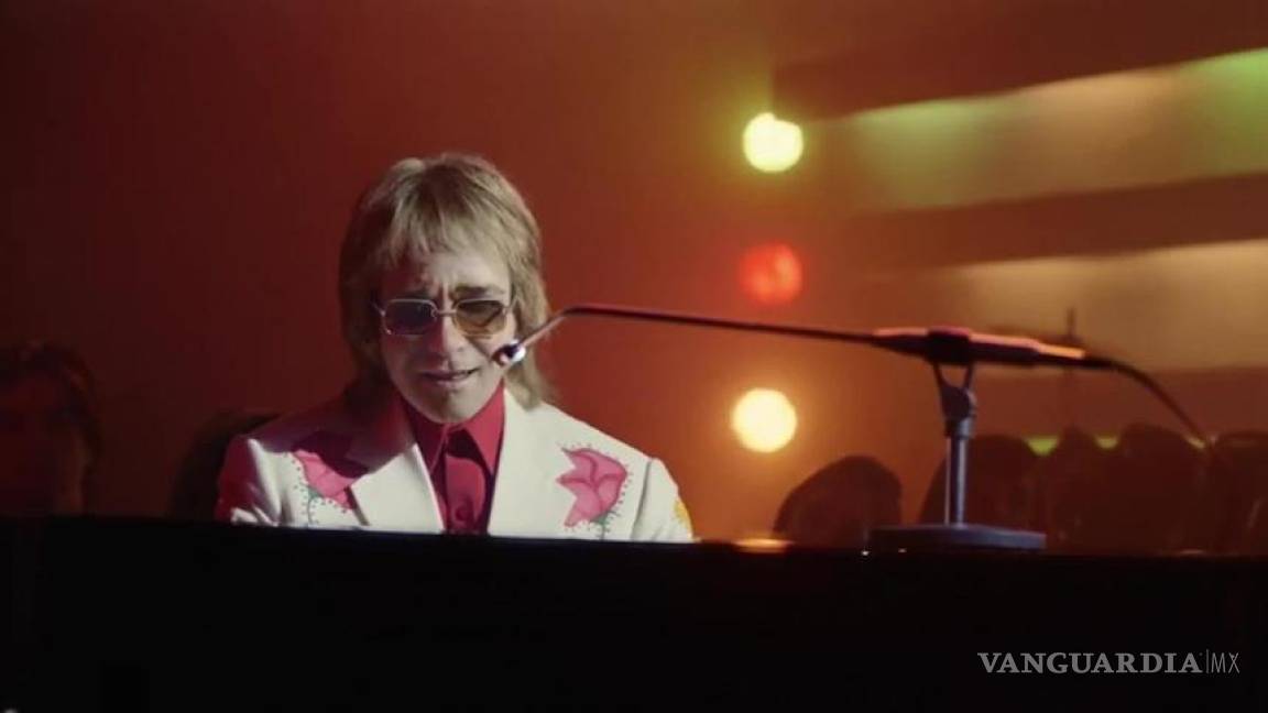 Este es el emotivo comercial de Elton John que está dando la vuelta al mundo