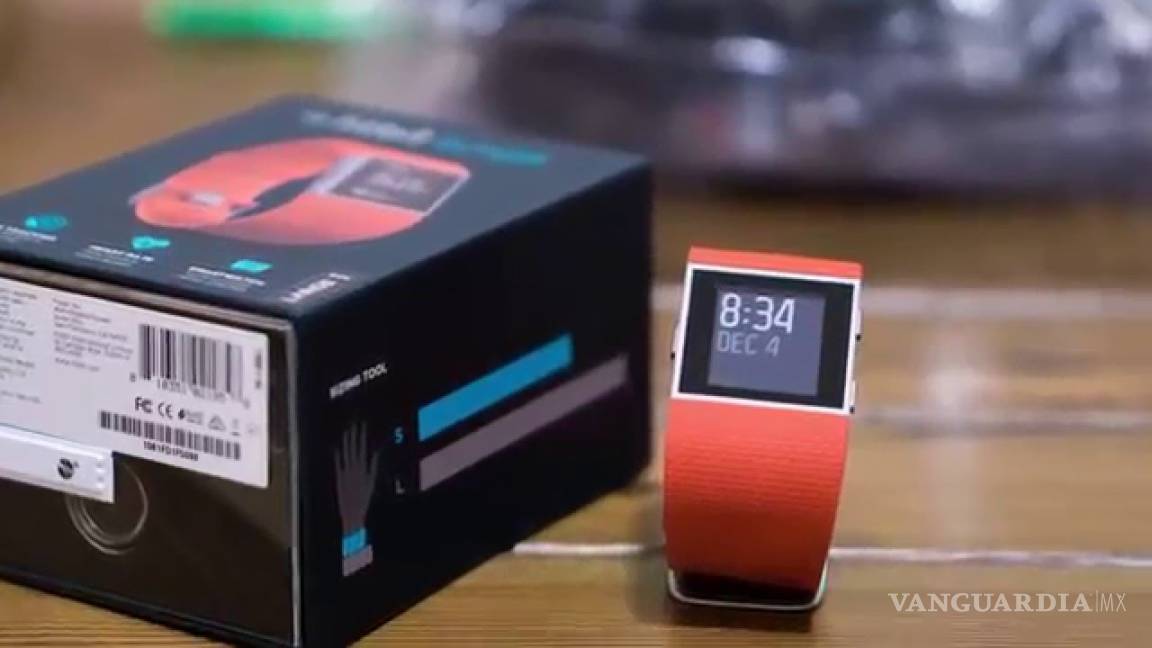 Fitbit lanza competencia de Apple Watch