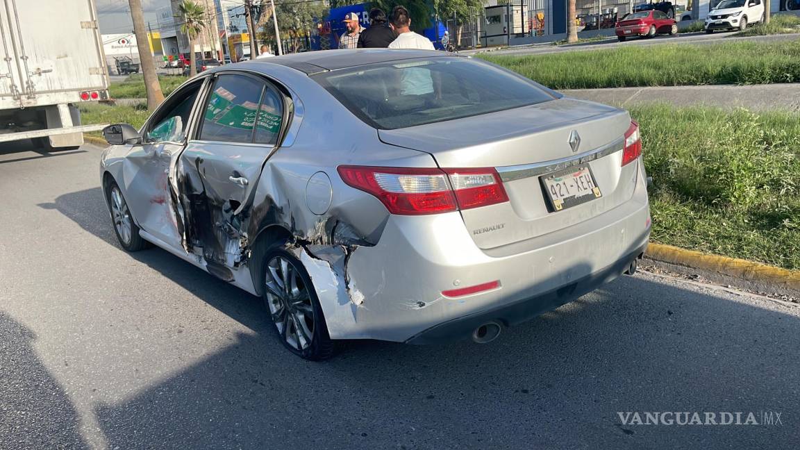 Accidente en Mirasierra deja cuantiosos daños materiales